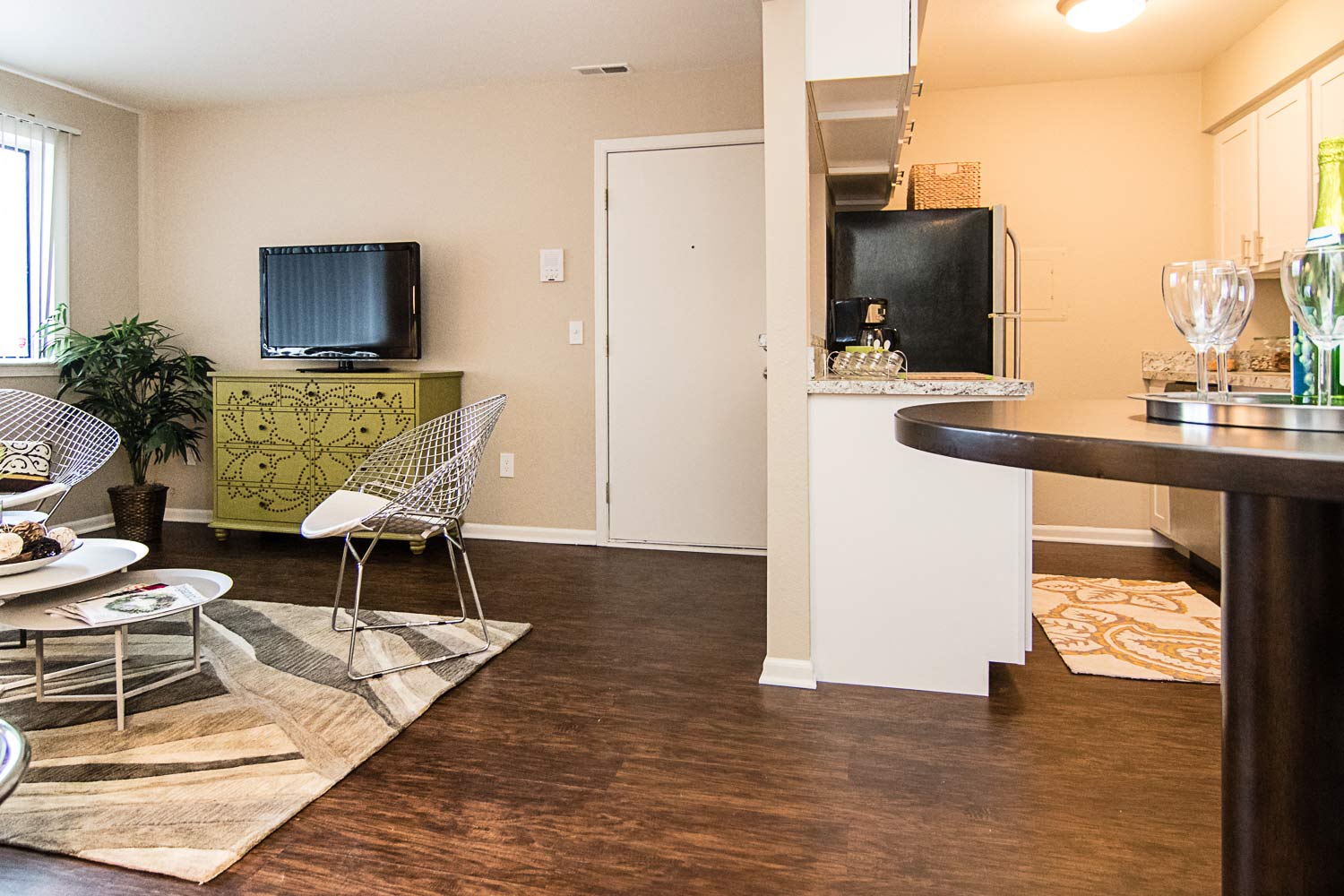 Photos and Video of Carlyle Place Apartments in Clinton Township, MI